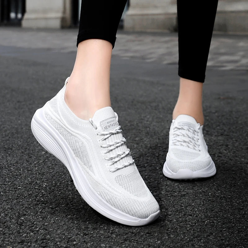 Women's shoes Spring and Autumn designer new flat casual fashion running shoes breathable training sports women43