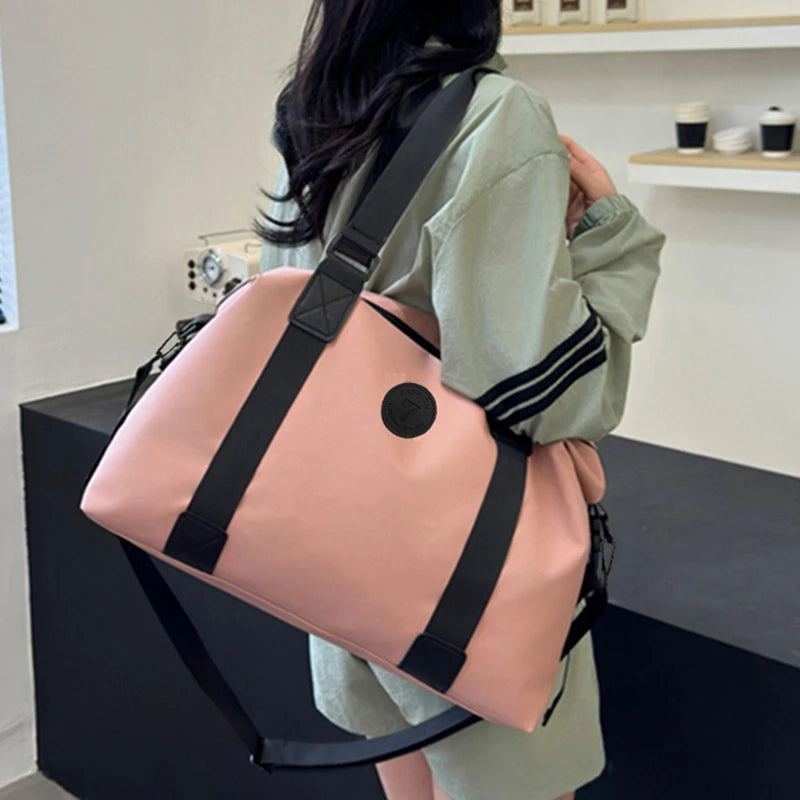 Leisure travel luggage bag